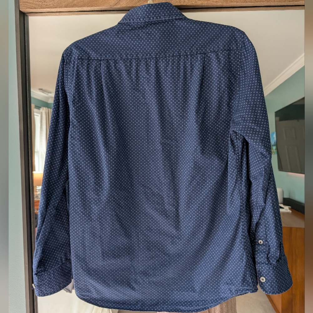 Casual Button down - Picture 5 of 6